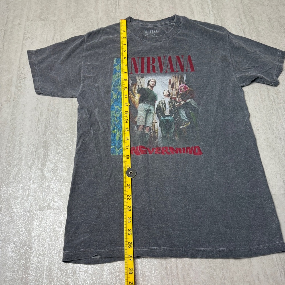 Nirvana shirt Nevermind Graphic Tee - Picture 4 of 6